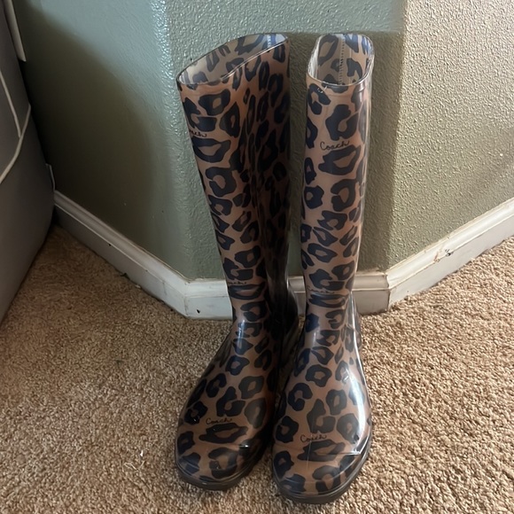 Cheetah Coach rain boots - Picture 3 of 3